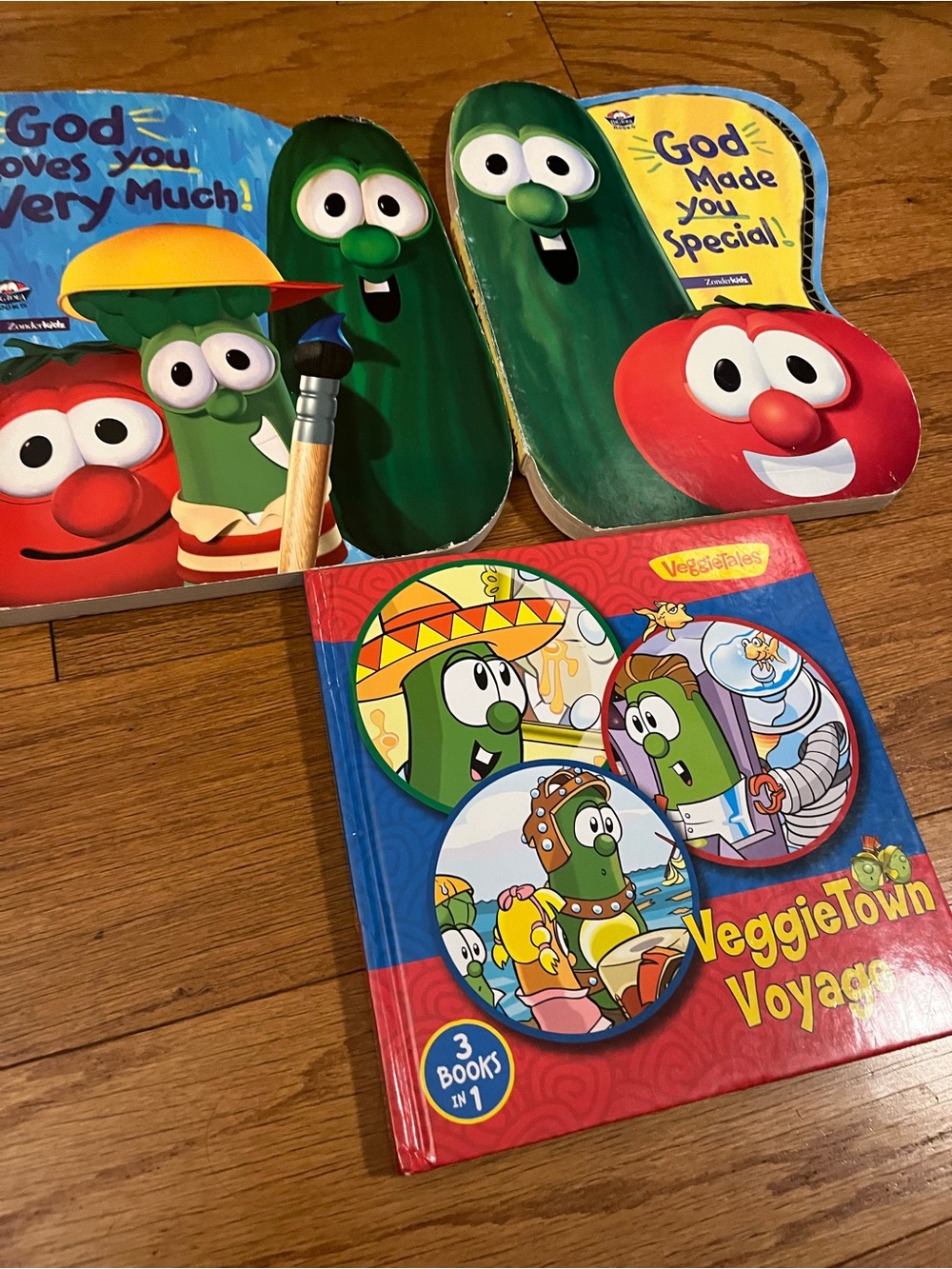 VeggieTown Voyages Kids Book Set 3 Hardcovers 2 Board book like hardcover as pic
